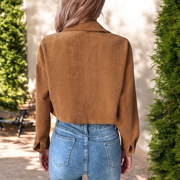 Women’s Button-Front Corduroy Flap Pocket Button-Up Crop Trucker Jacket - Picture 9 of 16